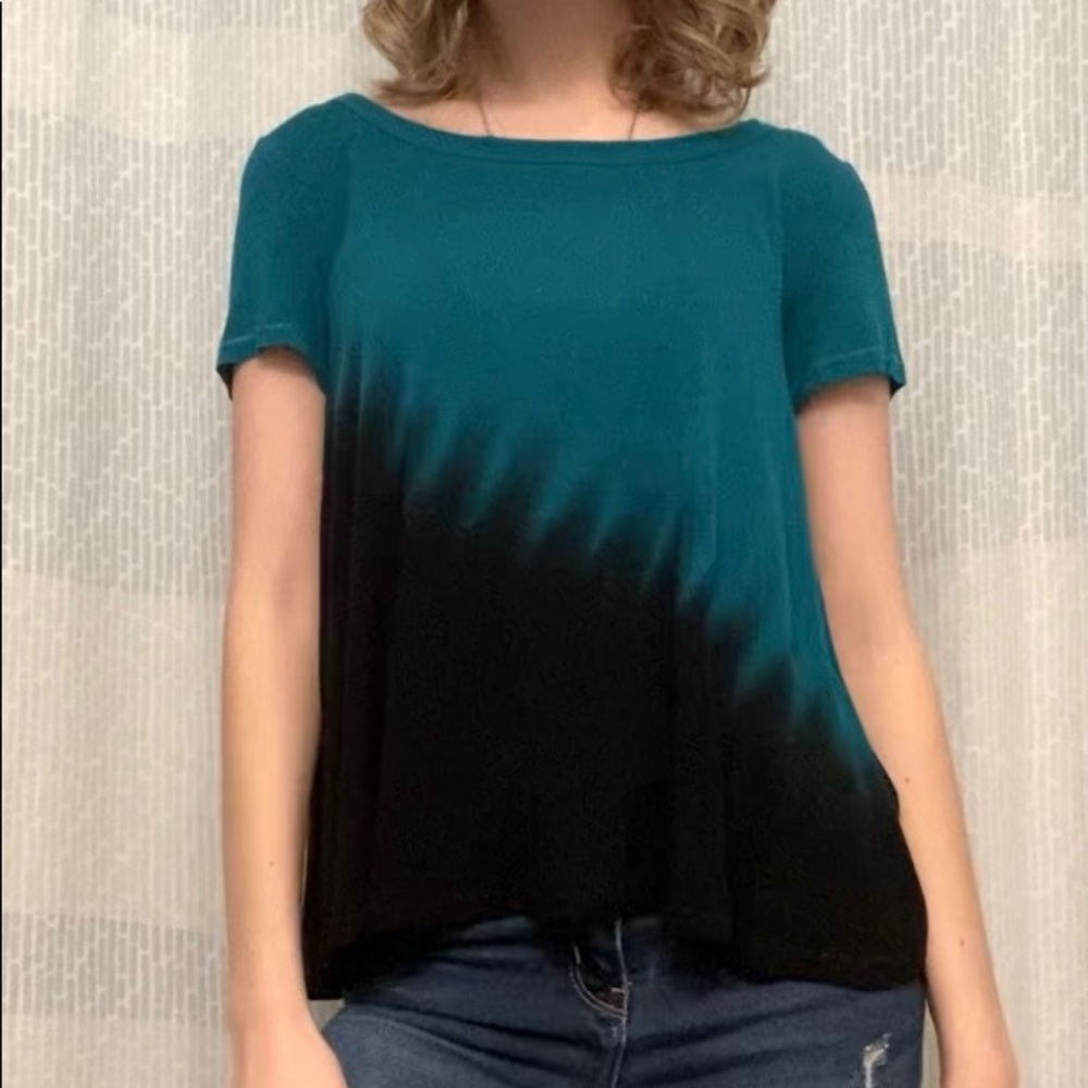 Green and Black Tie-dye Top